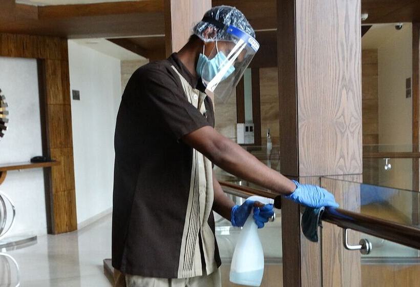 בית מלון כפרי Ramada Gurgaon Central