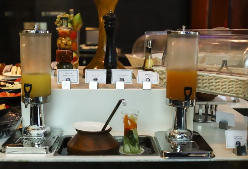 בית מלון כפרי Ramada Gurgaon Central