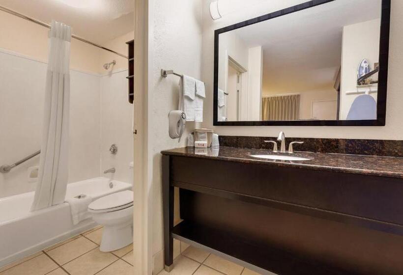 Отель Red Roof Inn Gulfport Biloxi Airport