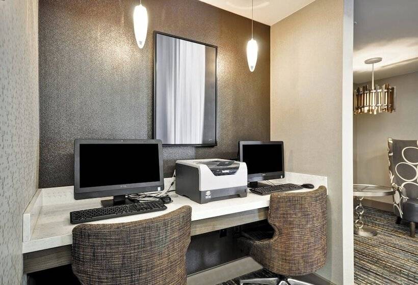 فندق Residence Inn By Marriott Jacksonville Airport