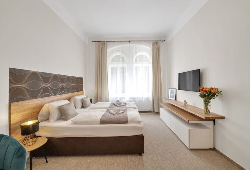 هتل Rezidence Villa Gloria