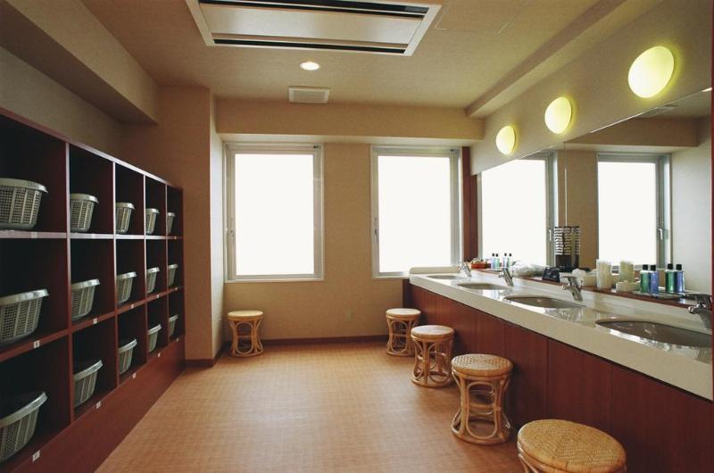 酒店 Route Inn Naha Tomariko