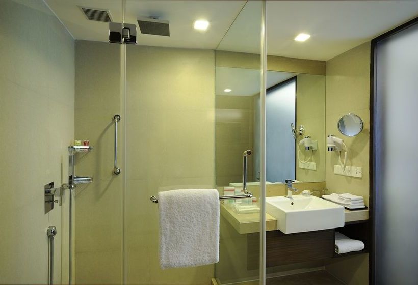 호텔 Royal Orchid Central Ahmedabad