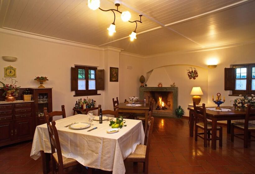 בית מלון כפרי Agriturismo Le Carolee