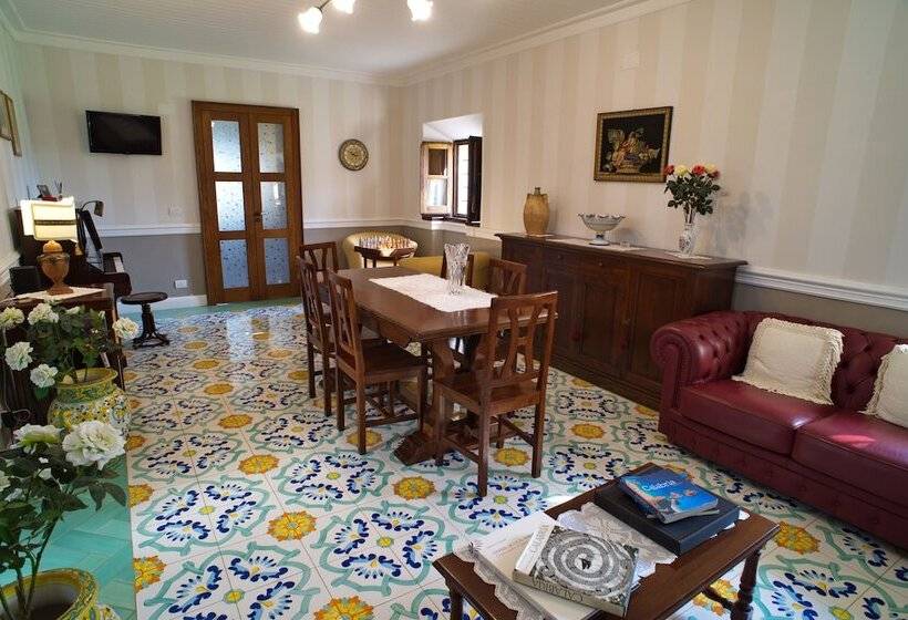 בית מלון כפרי Agriturismo Le Carolee