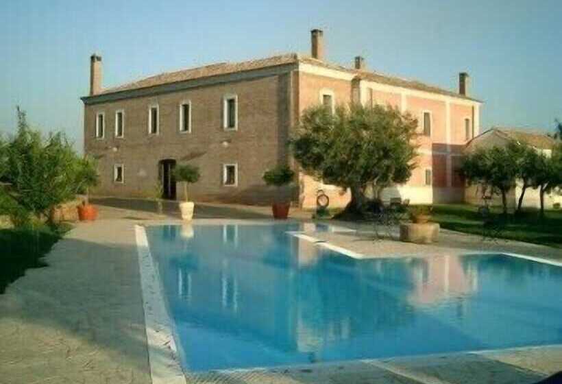 בית מלון כפרי Agriturismo Le Carolee