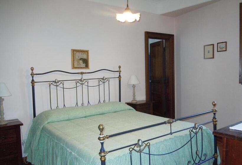 בית מלון כפרי Agriturismo Le Carolee