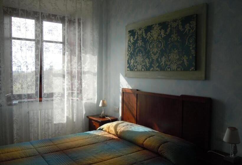 בית מלון כפרי Agriturismo Le Carolee