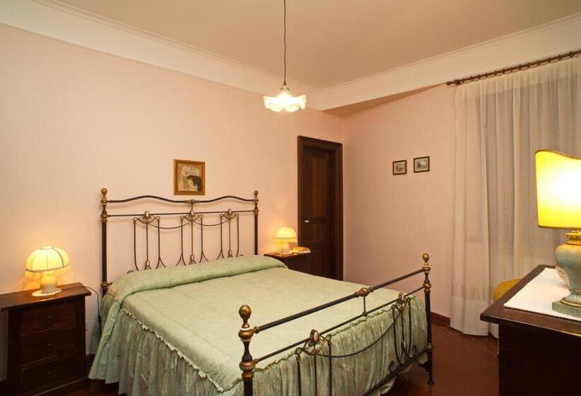 בית מלון כפרי Agriturismo Le Carolee