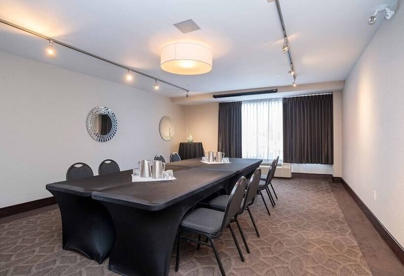 Sandman Hotel & Suites Calgary South