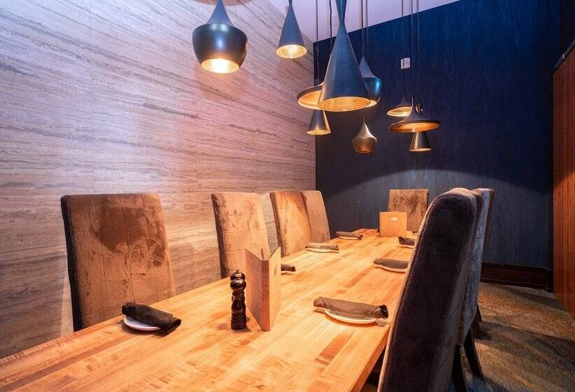 ホテル Sandman Signature Edmonton South