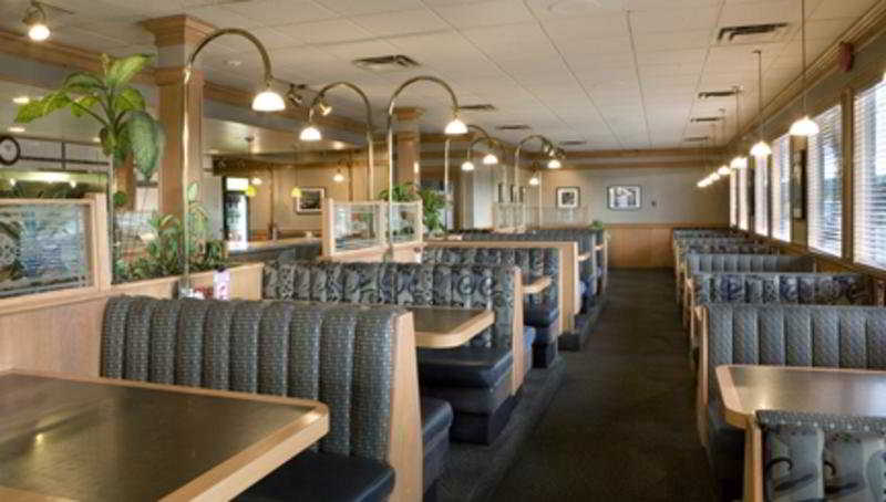 هتل Sandman Signature Prince George