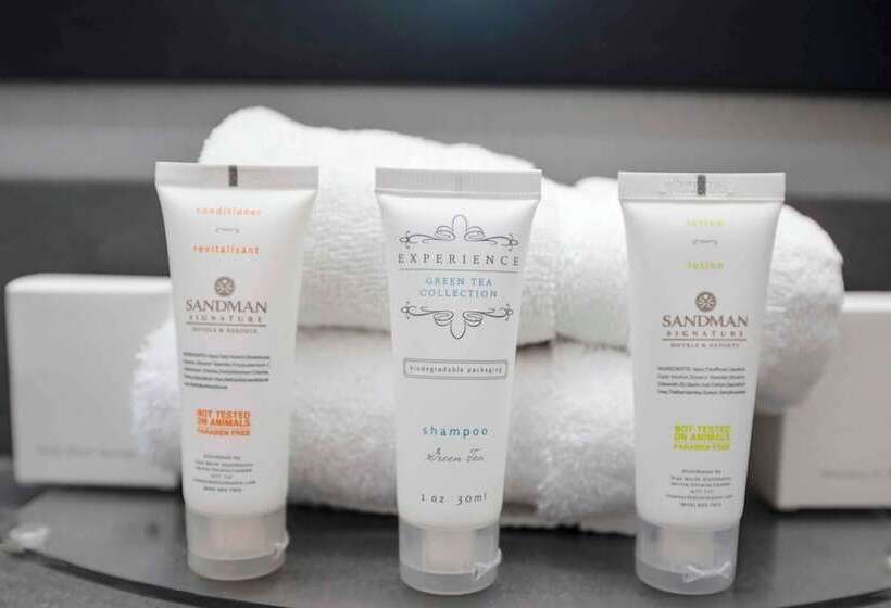 هتل Sandman Signature Prince George