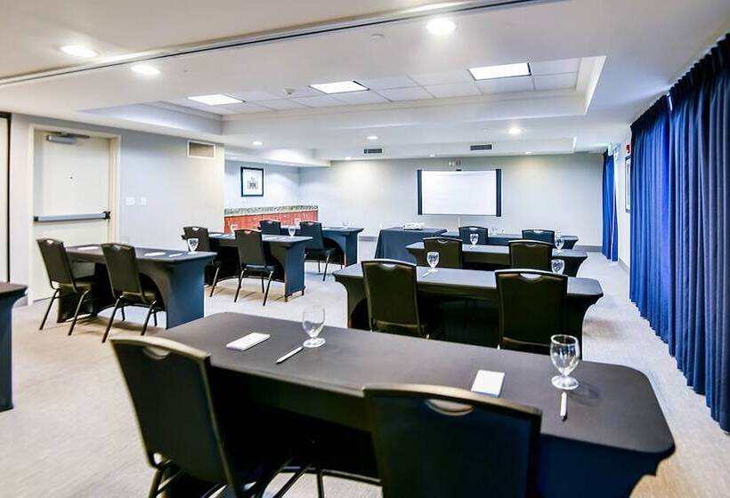 בית מלון כפרי Shutters