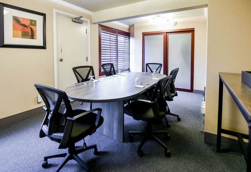 בית מלון כפרי Shutters