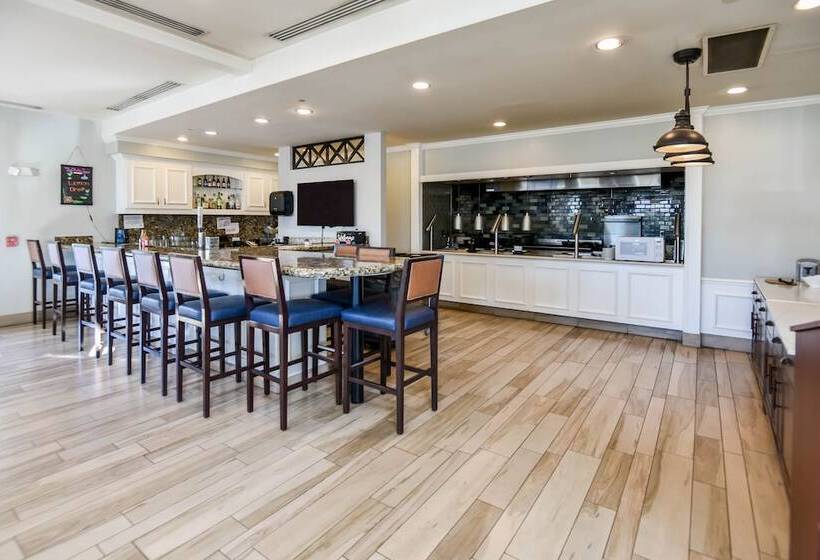 בית מלון כפרי Shutters