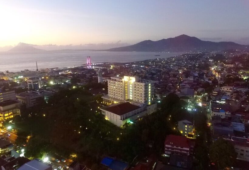 Sintesa Peninsula Hotel Manado