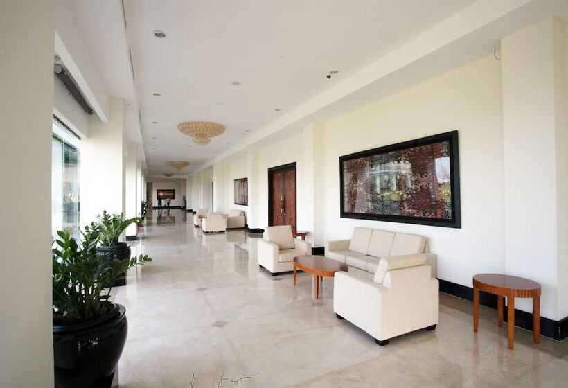 Sintesa Peninsula Hotel Manado