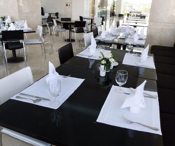 Sintesa Peninsula Hotel Manado