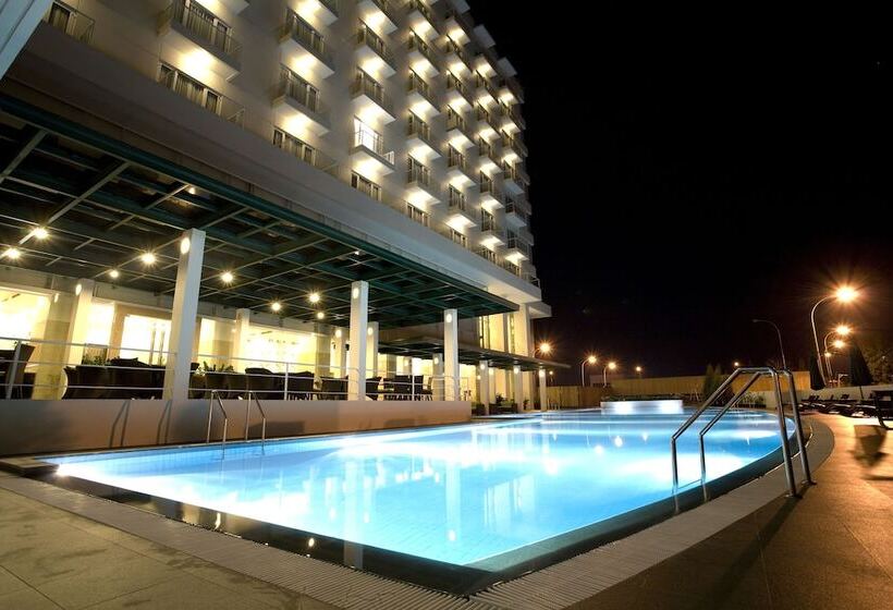 Sintesa Peninsula Hotel Manado