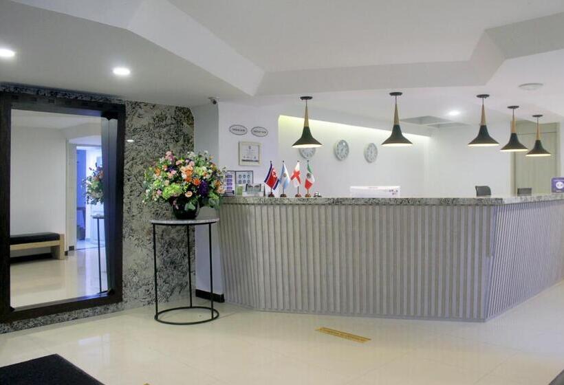 Отель Suite Comfort