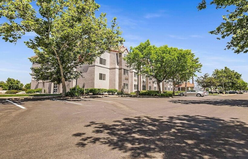 Surestay Plus Hotel By Best Western Rocklin