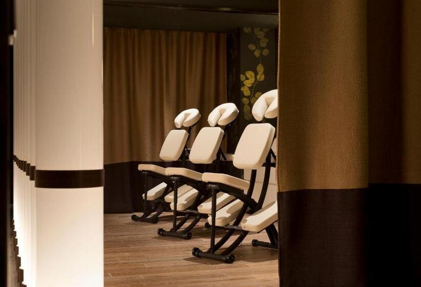 ホテル The Green Leaf Niseko Village