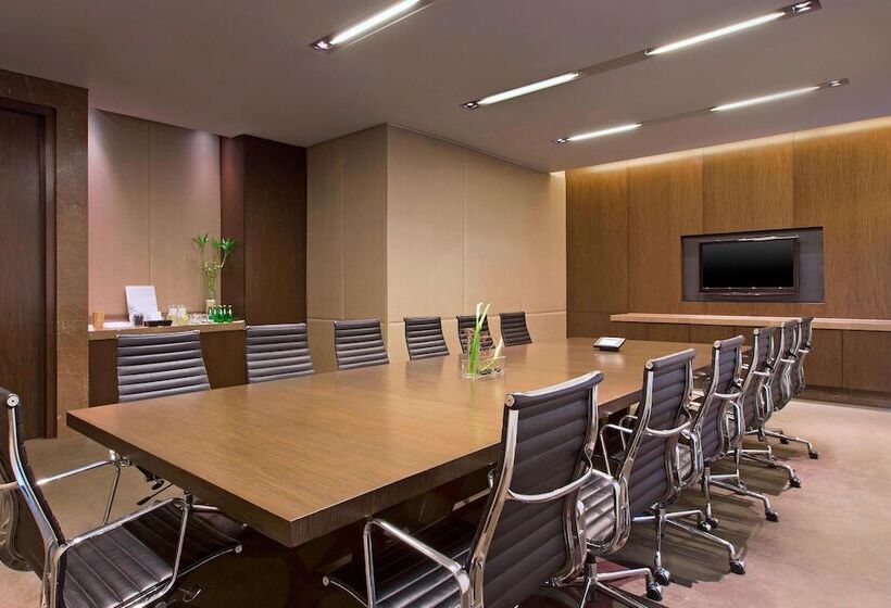 هتل The Westin Mumbai Garden City