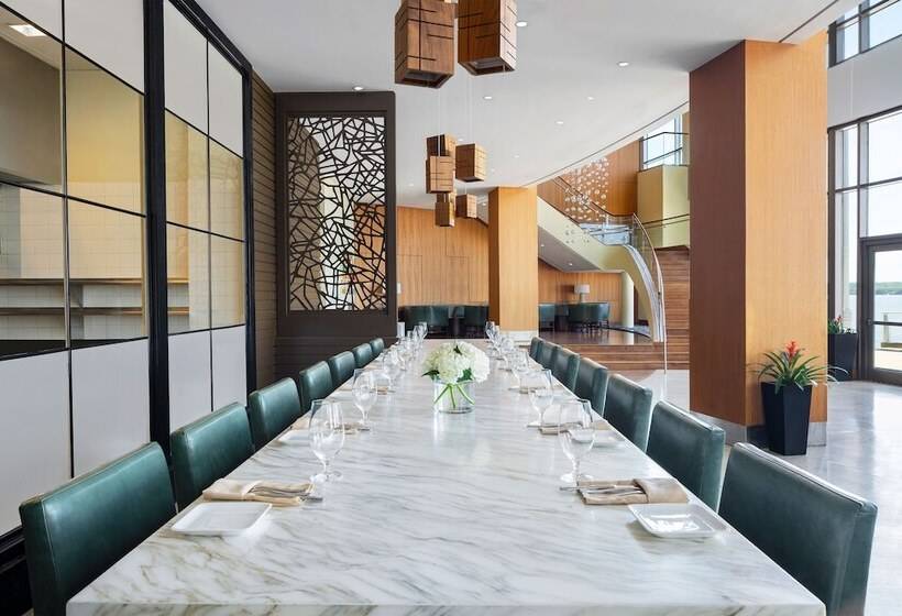 Отель The Westin Washington National Harbor