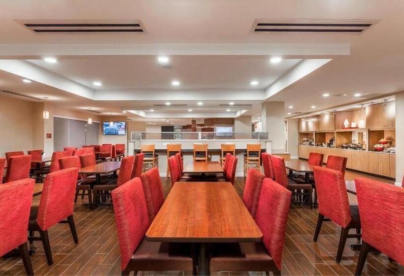 Отель Towneplace Suites By Marriott Orlando Altamonte Springs/maitland