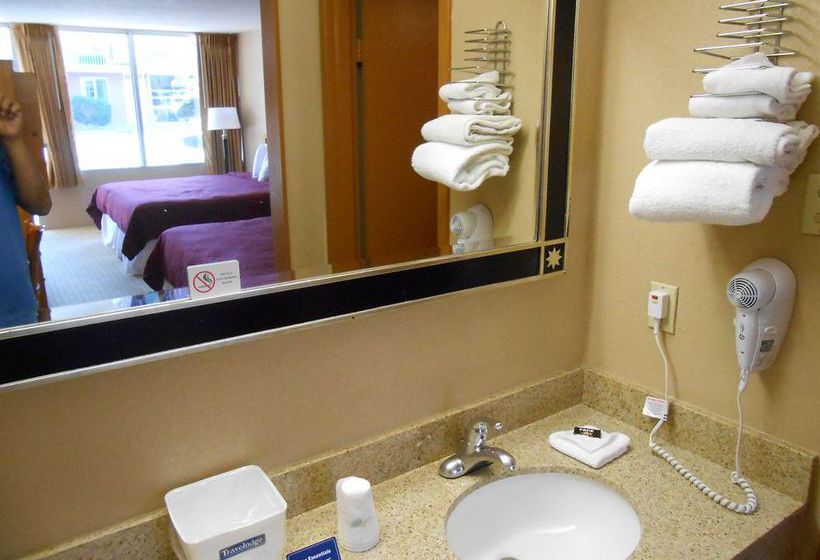 فندق Travelodge University West