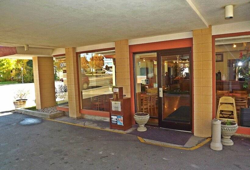 בית מלון כפרי Travelodge By Wyndham Kalispell