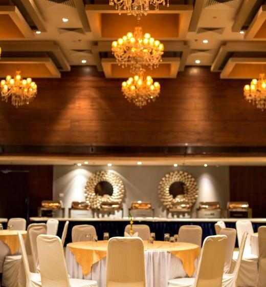 فندق Vesta International