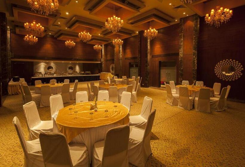 فندق Vesta International