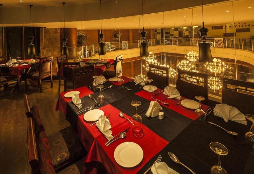 فندق Vesta International