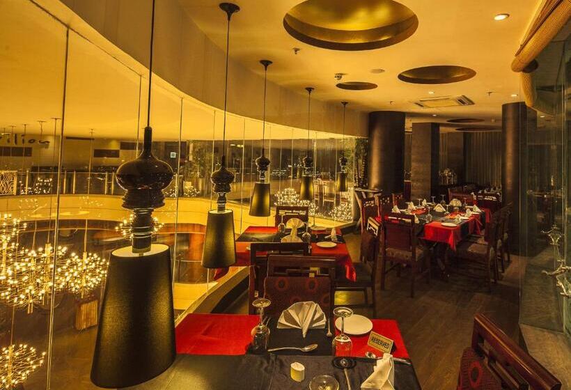 فندق Vesta International