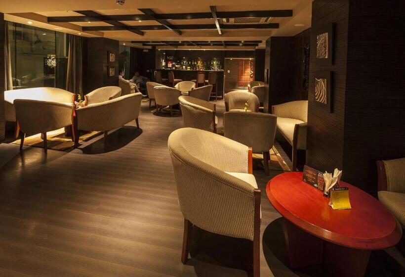 فندق Vesta International