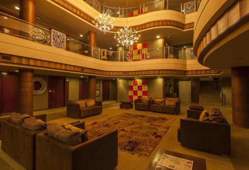 فندق Vesta International