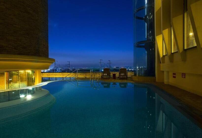 فندق Vesta International