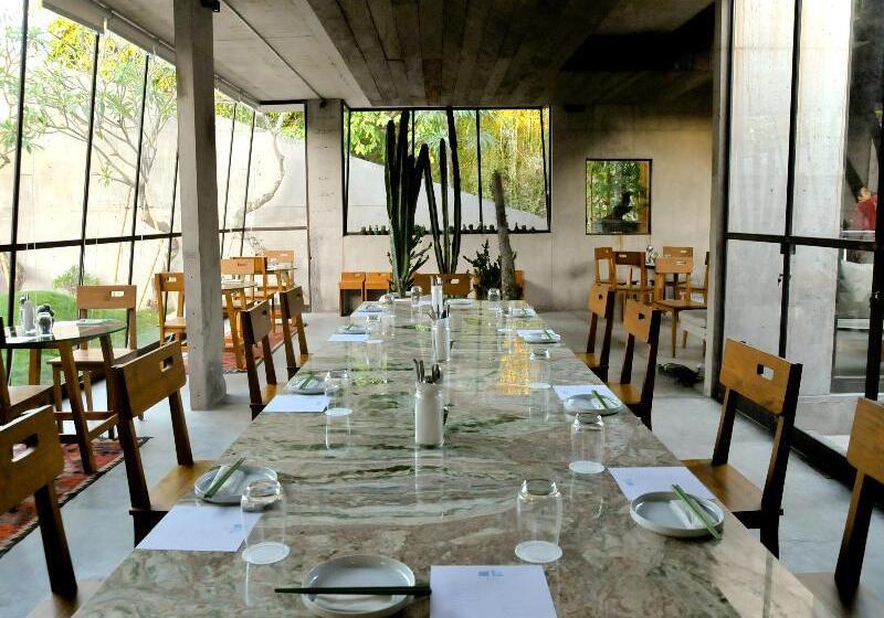 Отель Uma Sapna