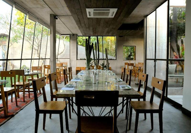 Отель Uma Sapna