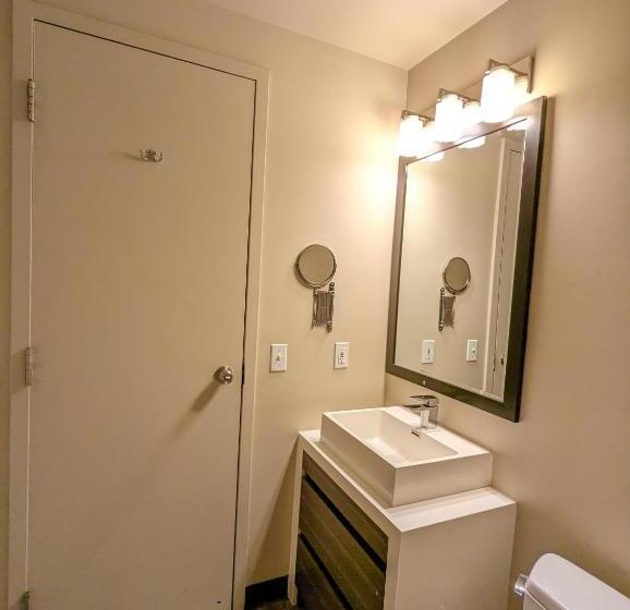 King Edward Hotel