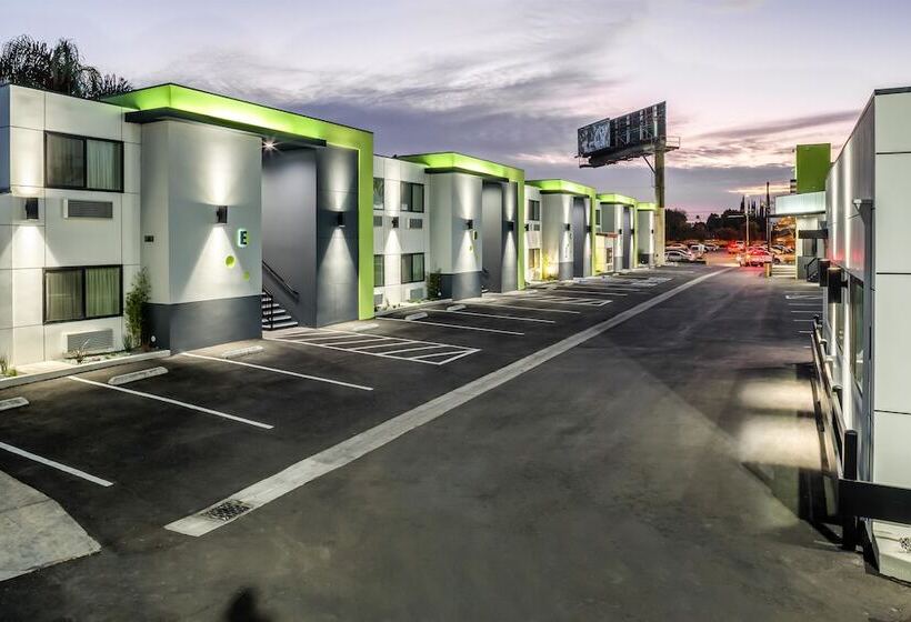 Motel 6 Canoga Park, Ca