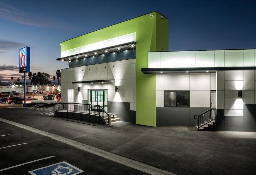 Motel 6 Canoga Park, Ca