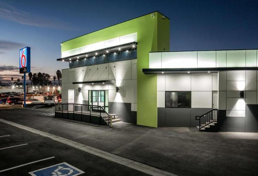 Motel 6 Canoga Park, Ca