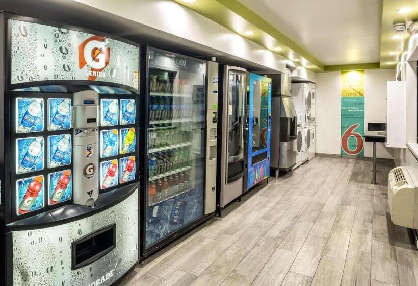 Motel 6 Canoga Park, Ca