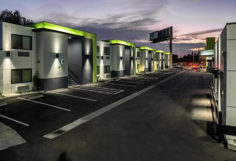 Motel 6 Canoga Park, Ca