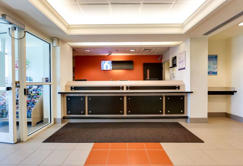 Motel 6 Mississauga, On  Toronto