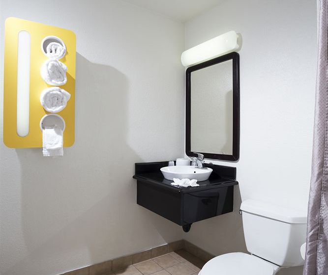 Motel 6 Newport Beach