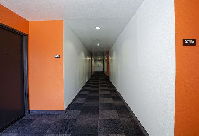 Motel 6 Newport Beach